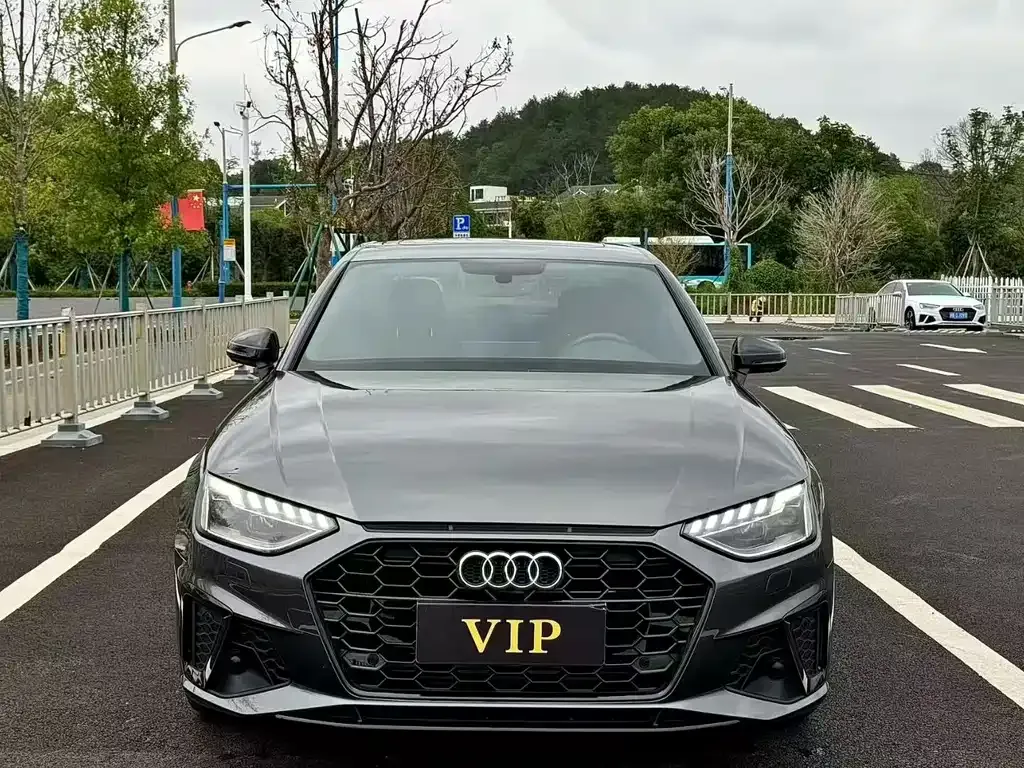 Audi A4L 2022 из CN, фото 9