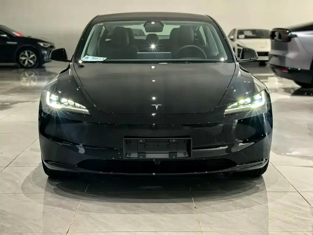 Tesla Model 3 — фото 8