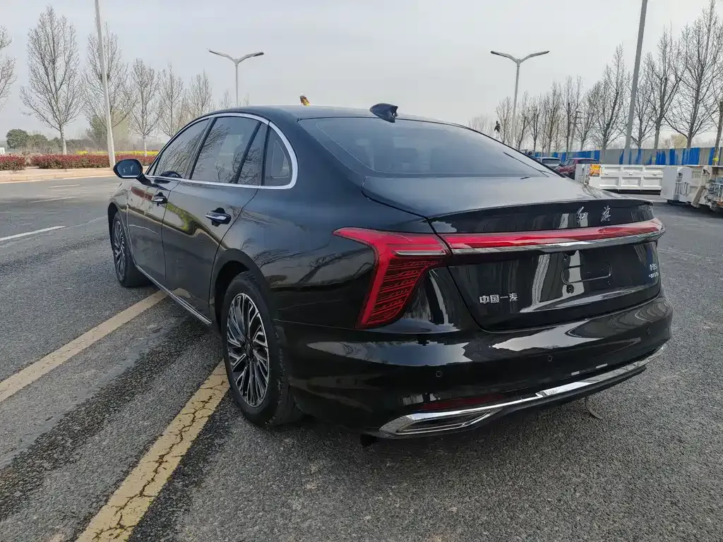 Hongqi H5 — фото 10