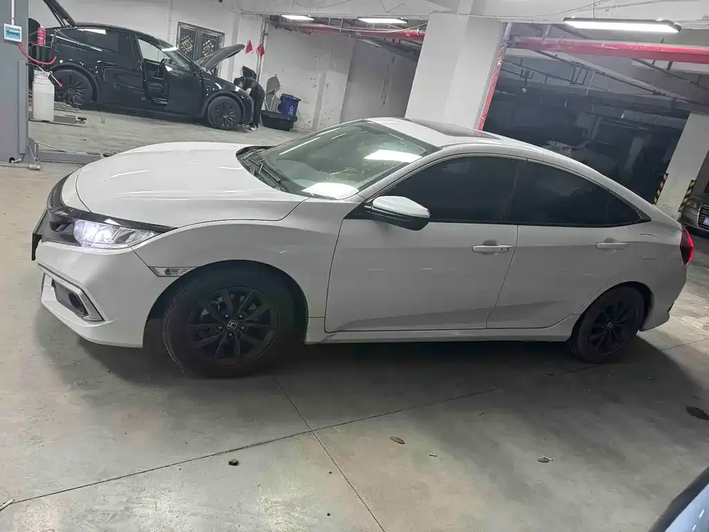 Honda Civic — фото 7