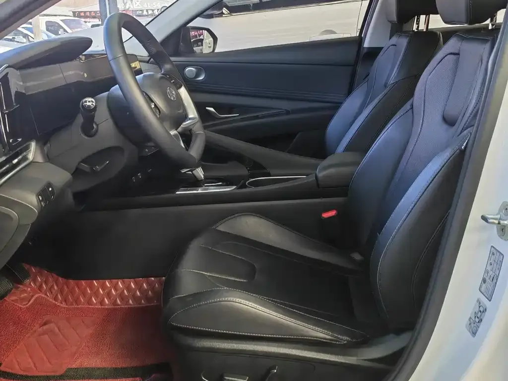 Hyundai Elantra 2023 из CN, фото 3