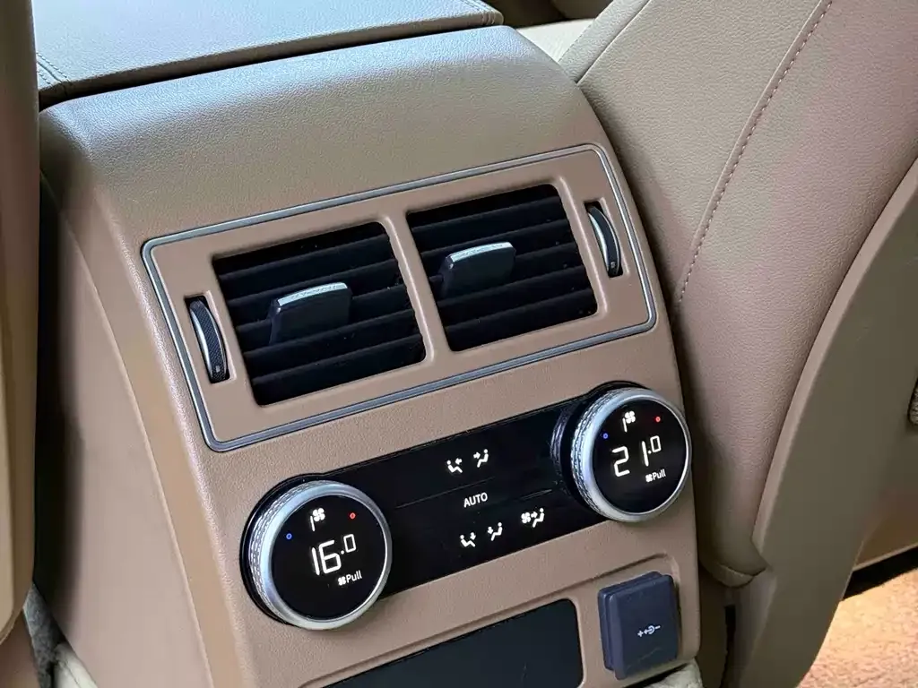 Jaguar XFL 2024 из CN, фото 3