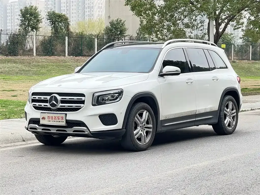 Mercedes-Benz GLB — фото 1