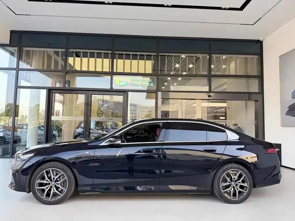 BMW i5 2025 из CN, фото 9