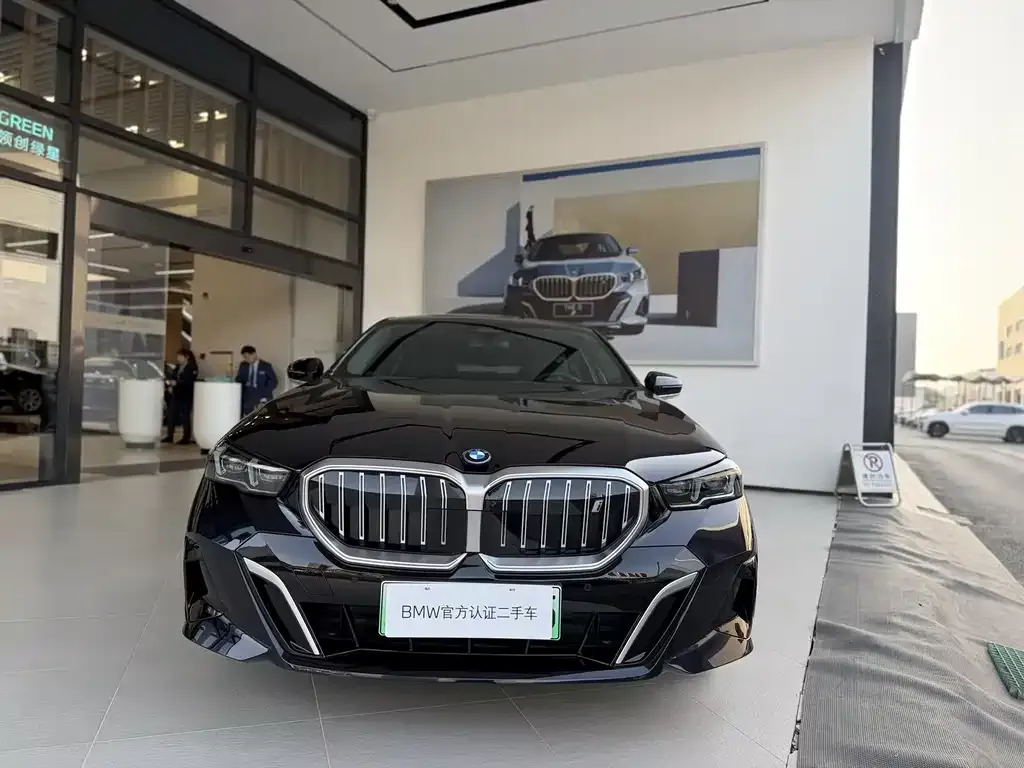 BMW i5 2025 из CN, фото 2