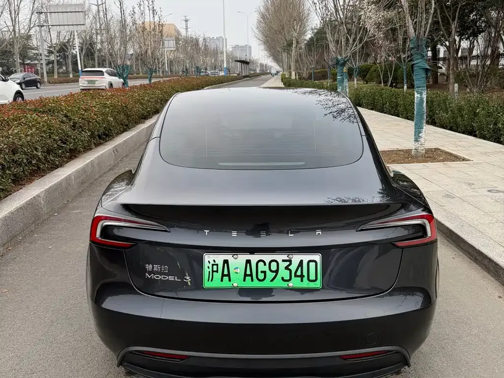 Tesla Model 3 — фото 8
