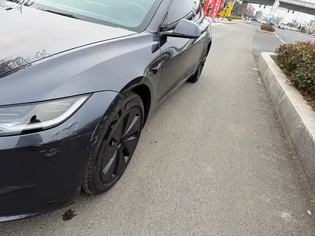 Tesla Model 3 — фото 4