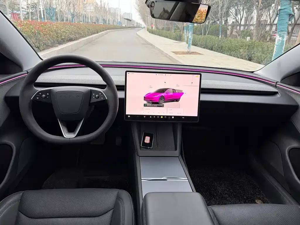 Tesla Model 3 — фото 7