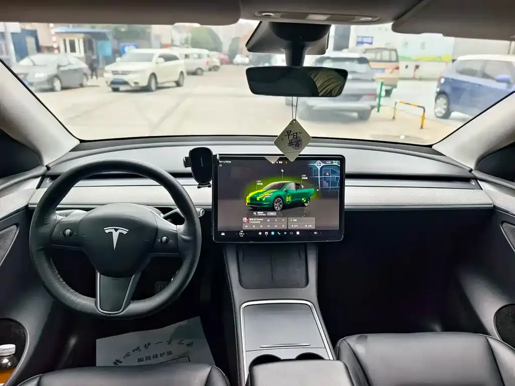 Tesla Model Y — фото 6