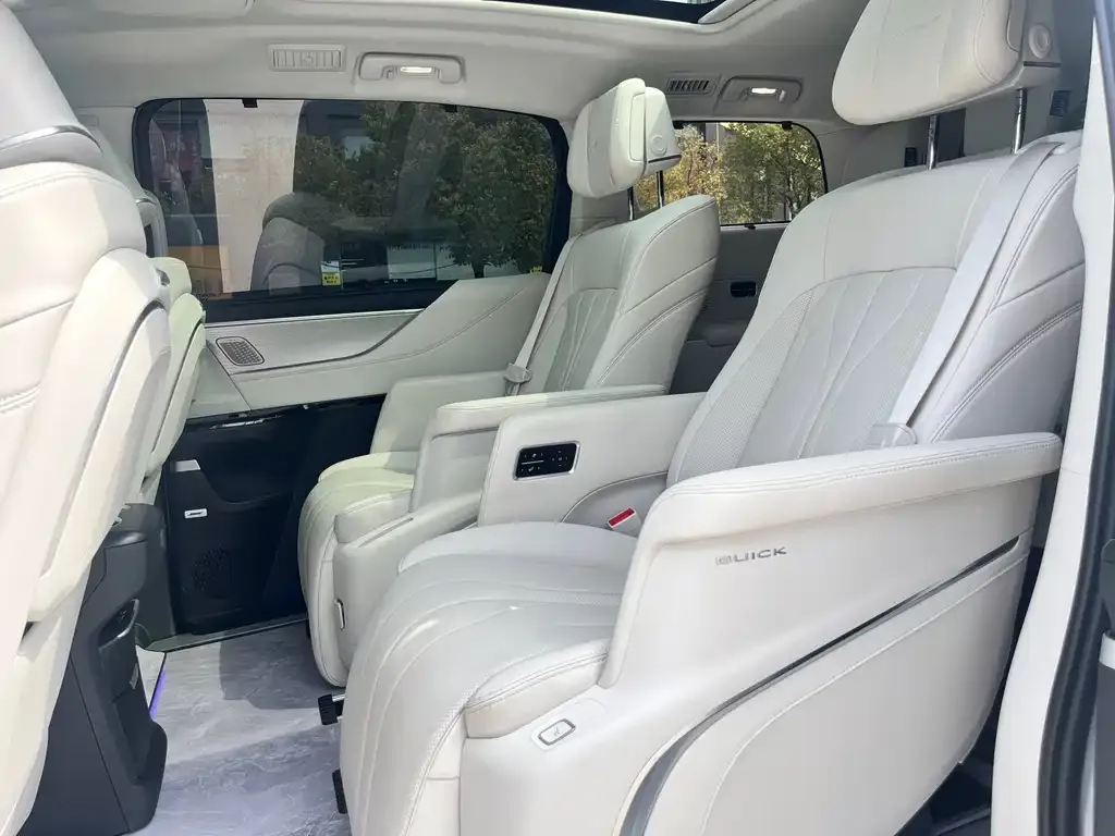 Buick GL8 Hybrid — фото 7