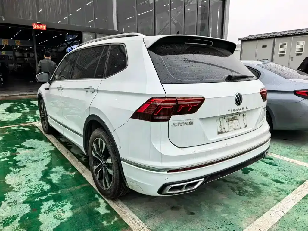 Volkswagen Tiguan L — фото 2