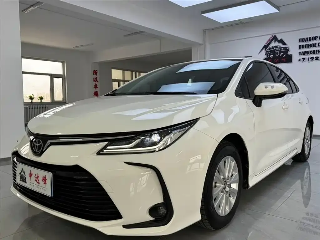 Toyota Corolla — фото 1