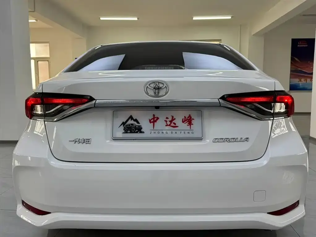 Toyota Corolla — фото 5