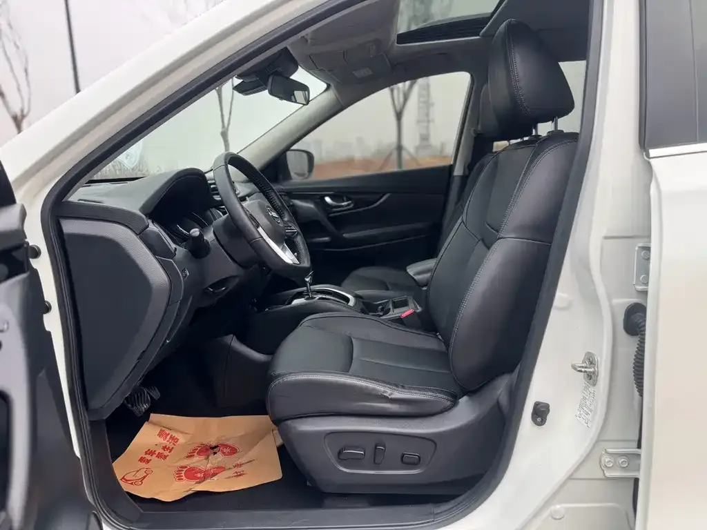 Nissan X-Trail 2021 из CN, фото 2