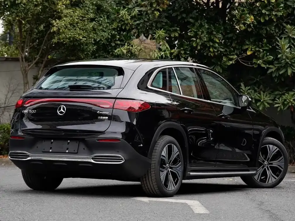 Mercedes-Benz EQE SUV — фото 6