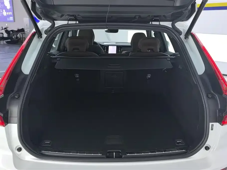 Volvo XC60 2025 из CN, фото 6