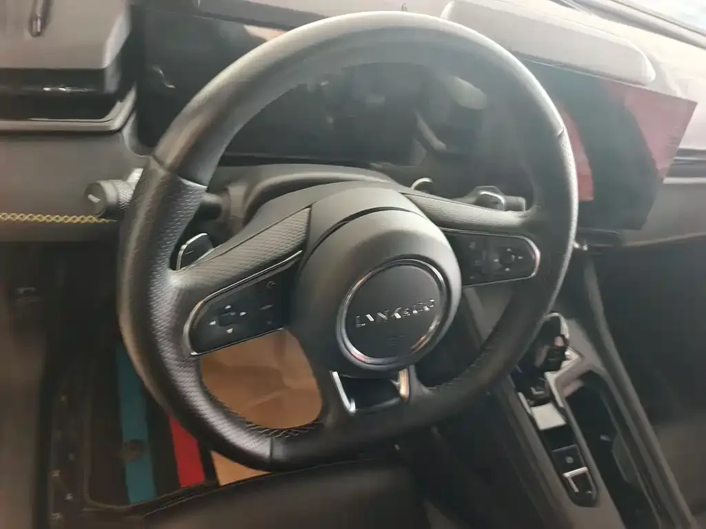 Lynk & Co 03 2024 из CN, фото 5