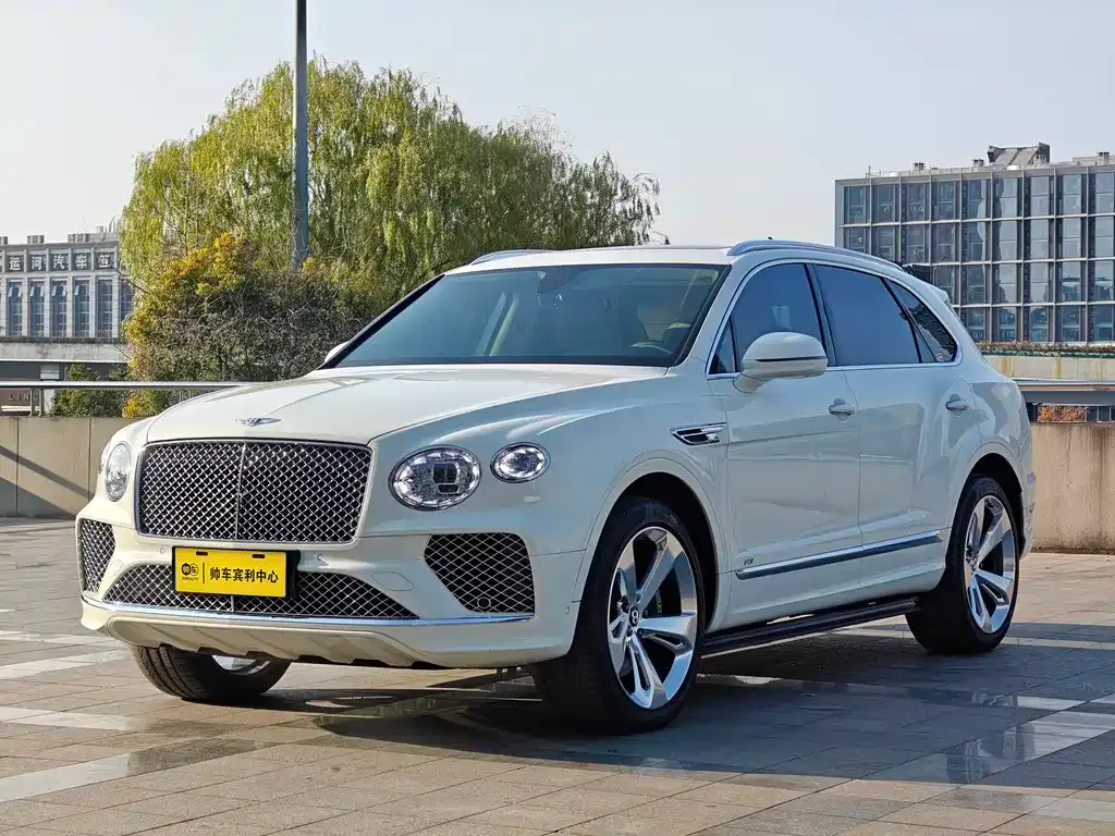 Bentley Bentayga — фото 1