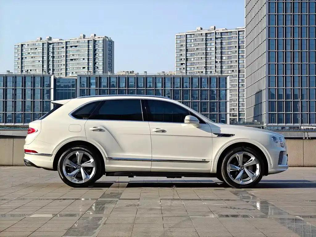 Bentley Bentayga — фото 6