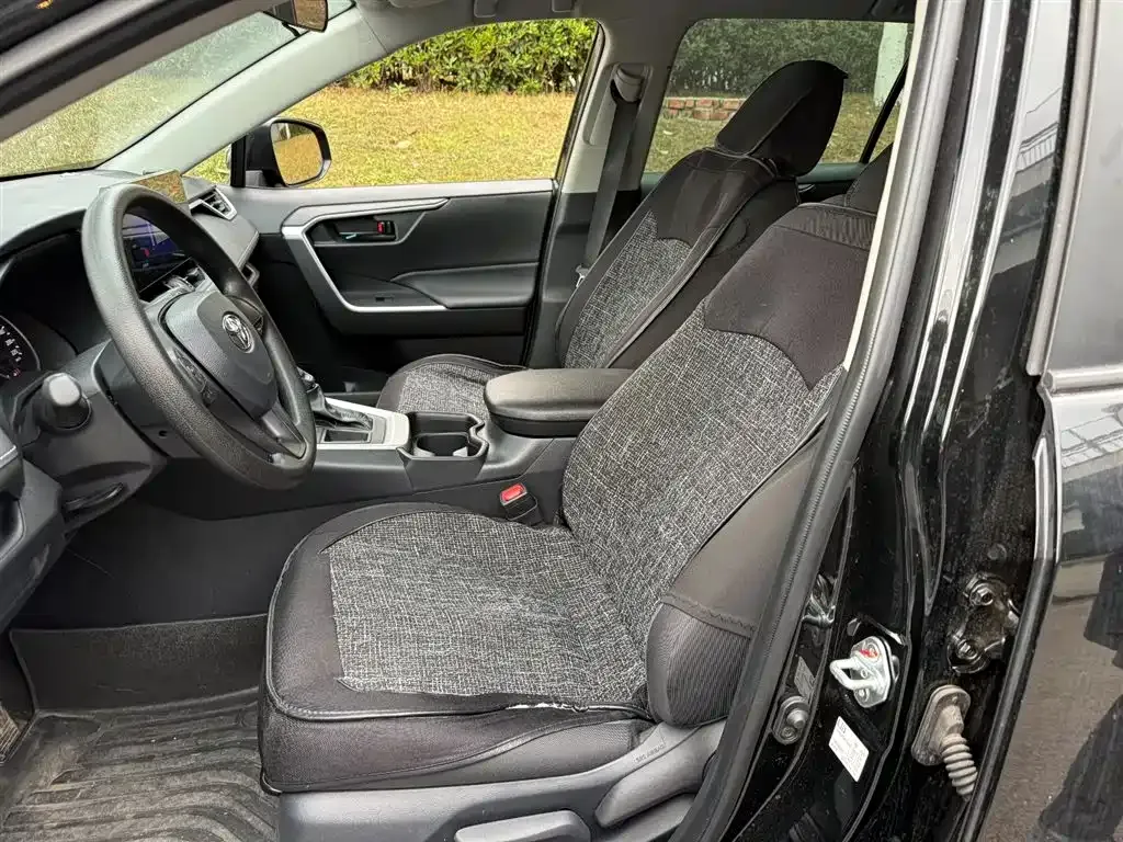 Toyota Wildlander 2024 из CN, фото 4