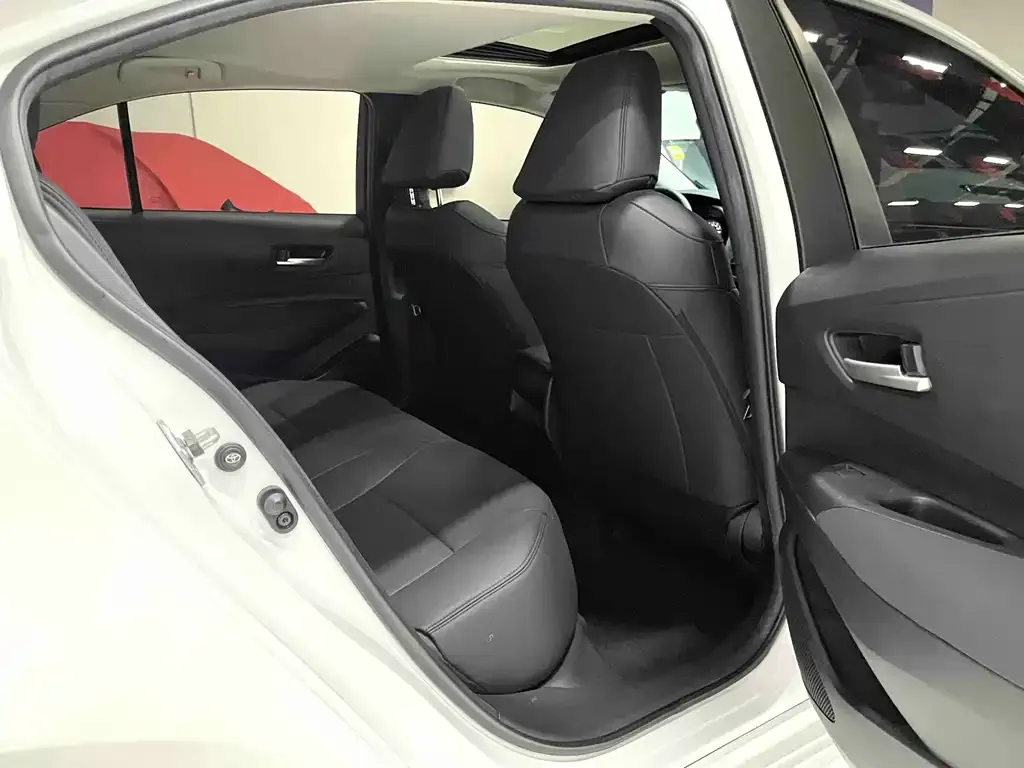 Toyota Corolla 2023 из CN, фото 2