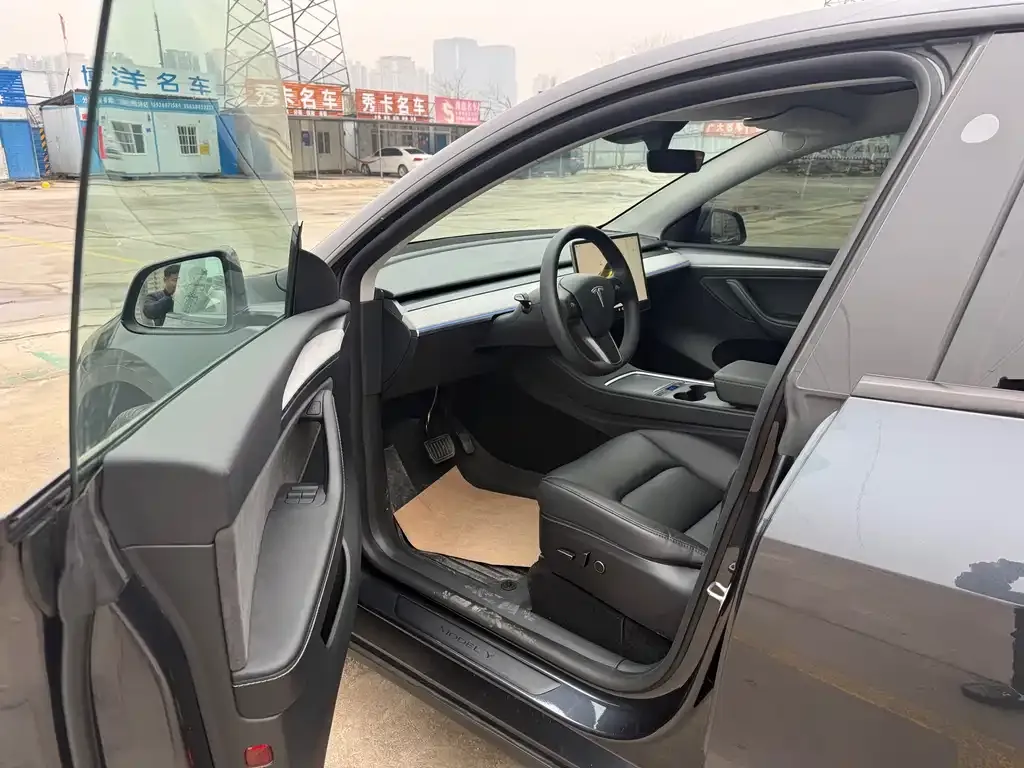 Tesla Model Y 2024 из CN, фото 5
