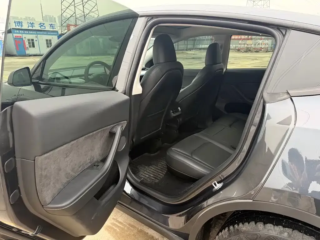 Tesla Model Y 2024 из CN, фото 4
