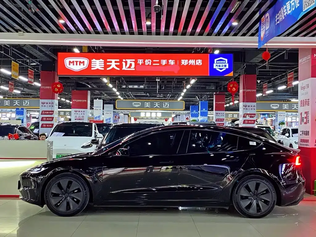 Tesla Model 3 — фото 5
