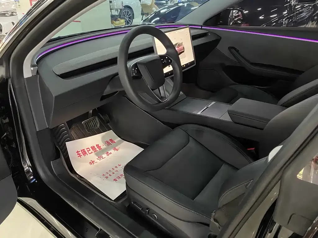 Tesla Model 3 — фото 4