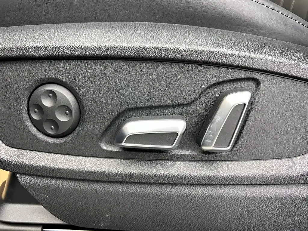 Audi Q5L 2024 из CN, фото 9