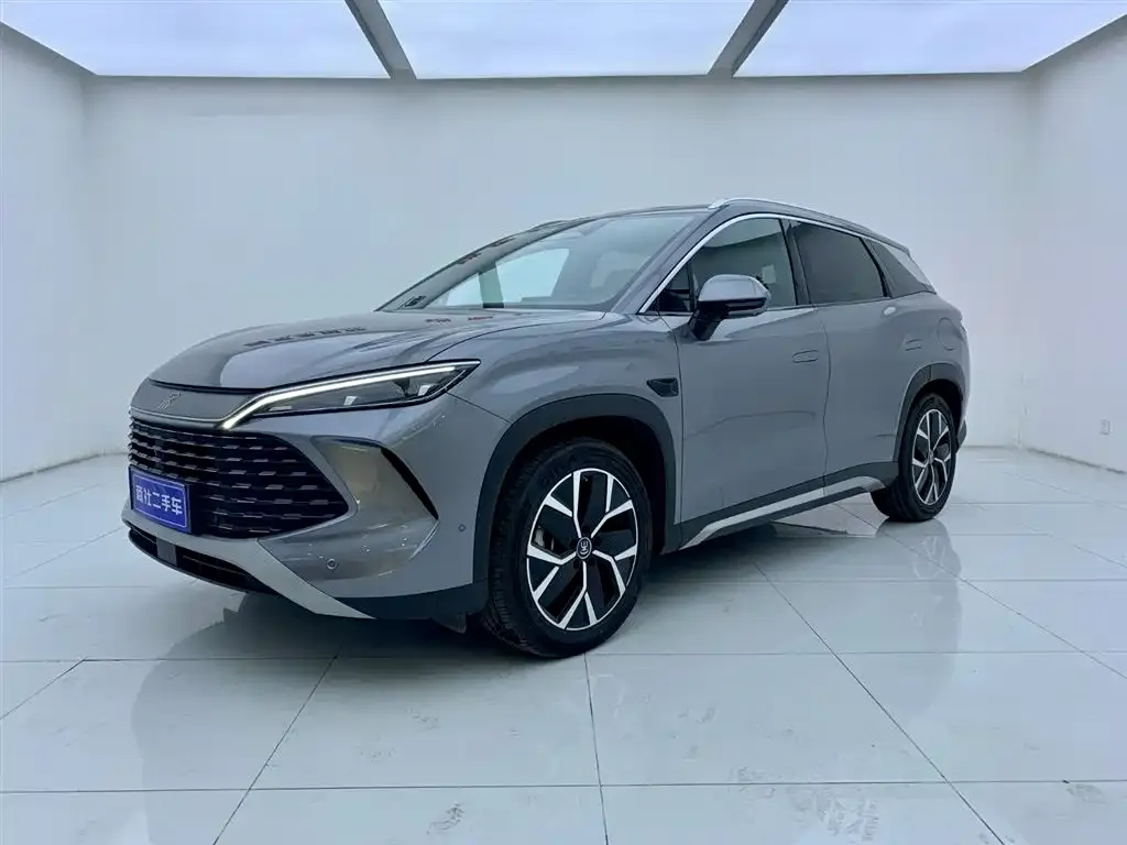 BYD L DM-i — фото 1