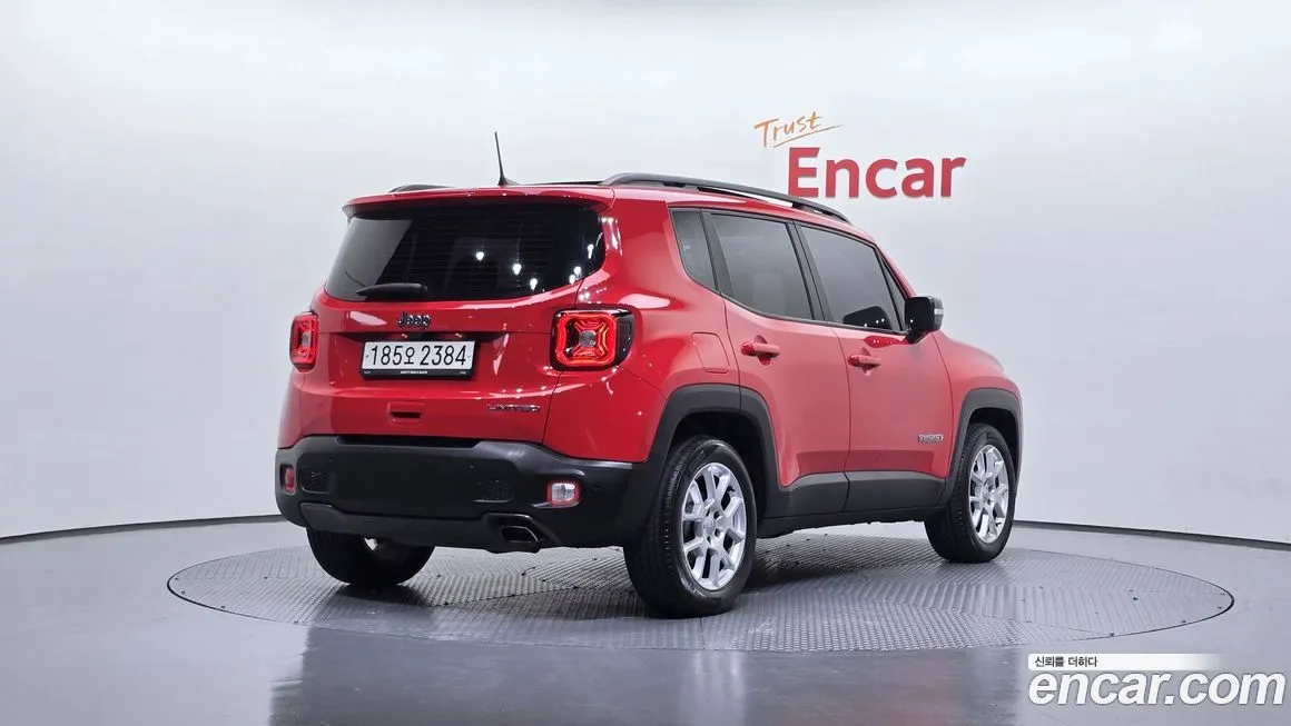 Jeep Renegade — фото 4