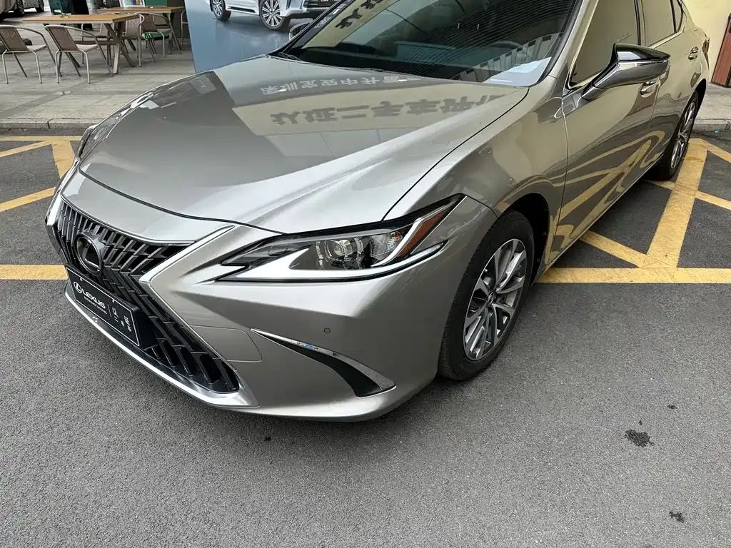 Lexus ES — фото 10