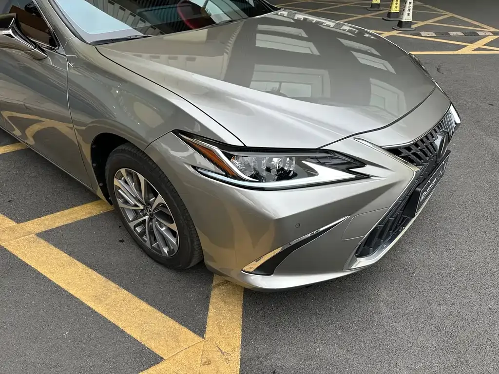 Lexus ES — фото 4