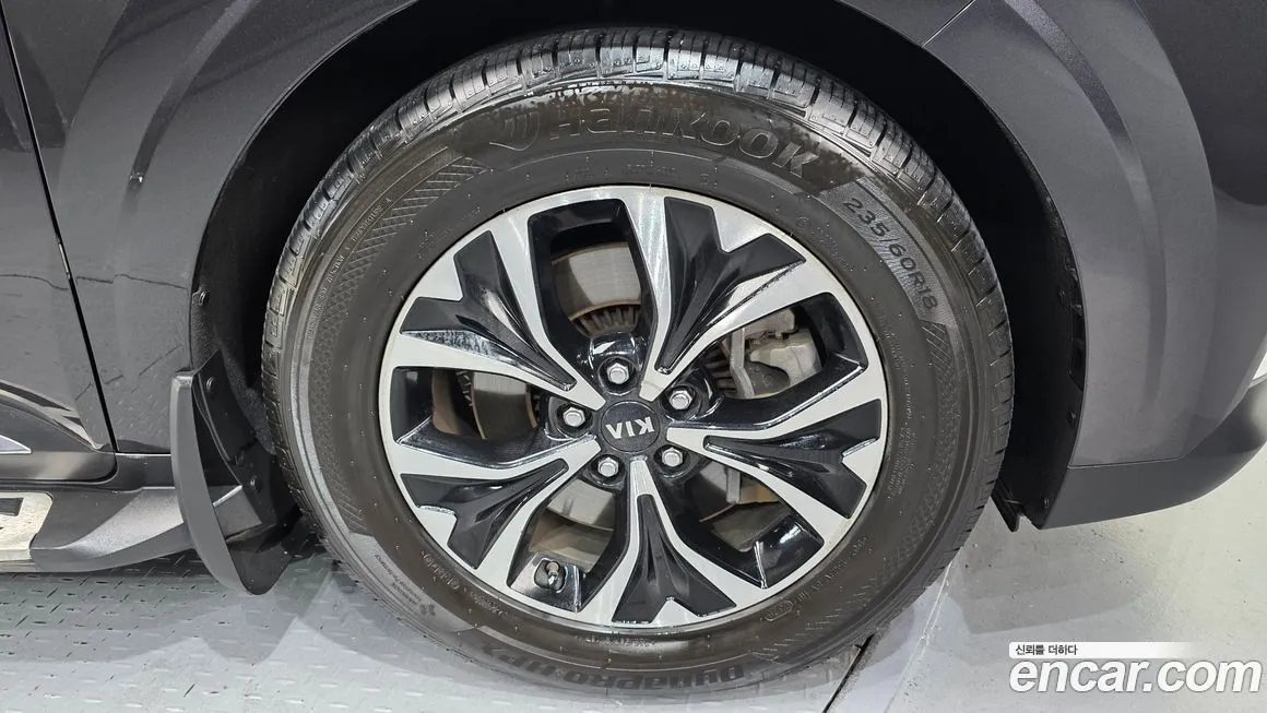 Kia Carnival — фото 10