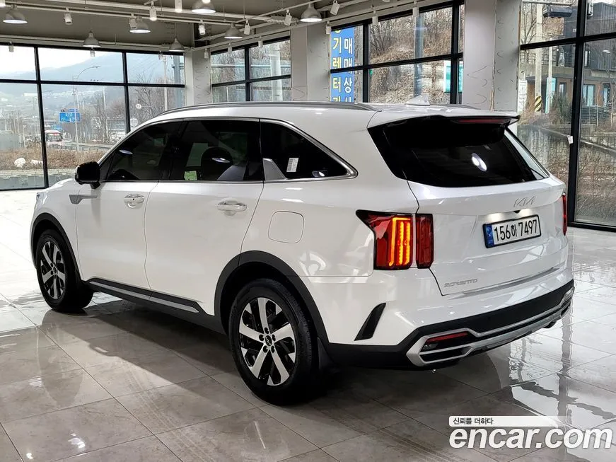 Kia Sorento — фото 7