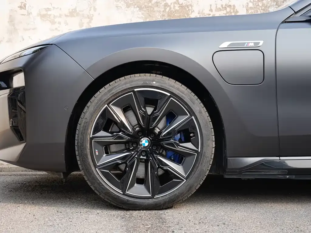 BMW i7 2023 из CN, фото 5