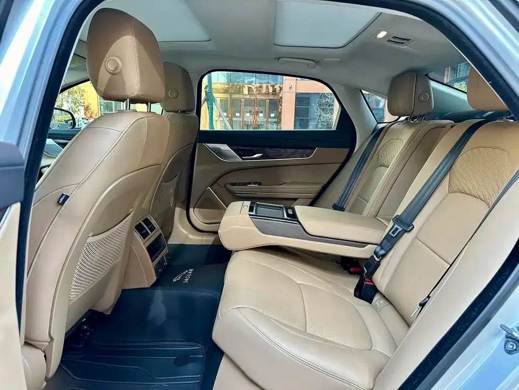 Jaguar XFL 2025 из CN, фото 8