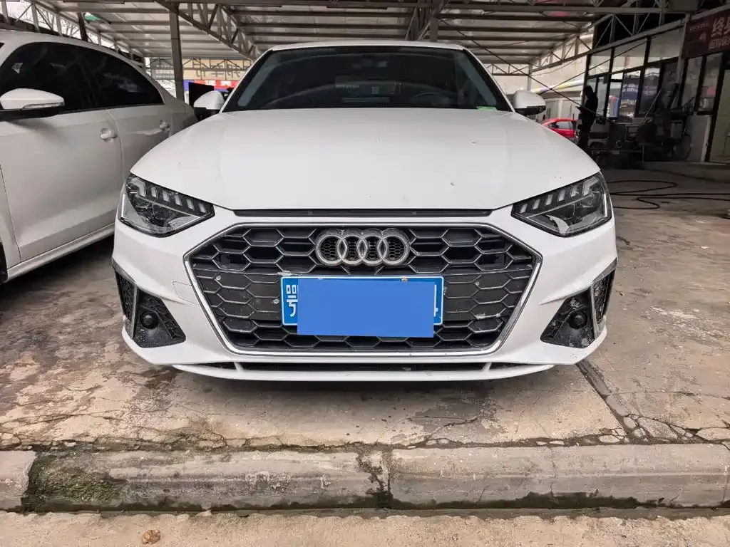 Audi A4L 2022 из CN, фото 9