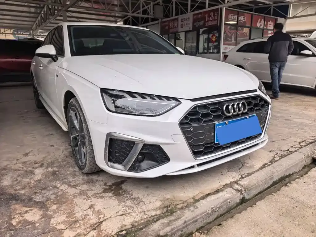 Audi A4L 2022 из CN, фото 5