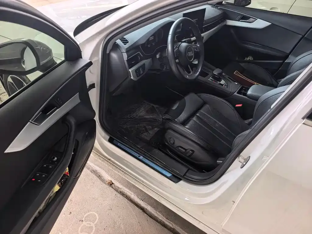 Audi A4L 2022 из CN, фото 7