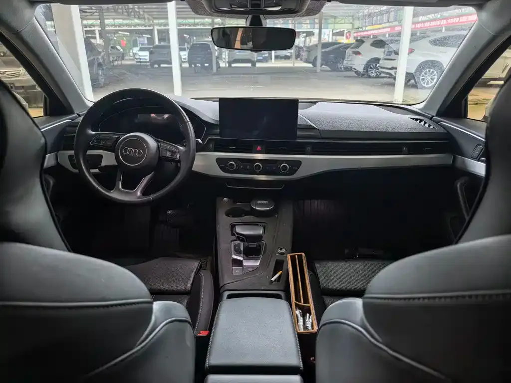 Audi A4L 2022 из CN, фото 3