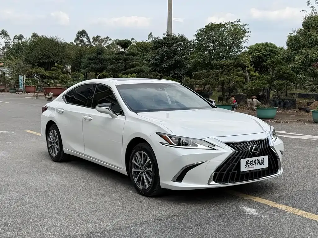 Lexus ES — фото 9