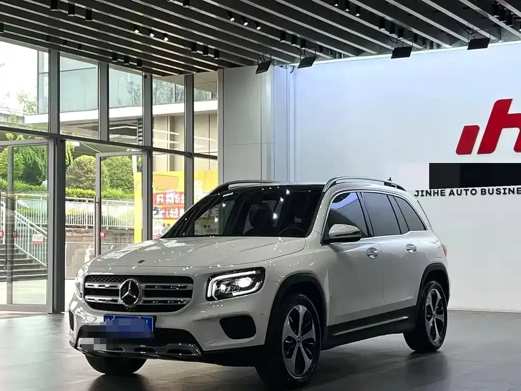 Mercedes-Benz GLB — фото 1