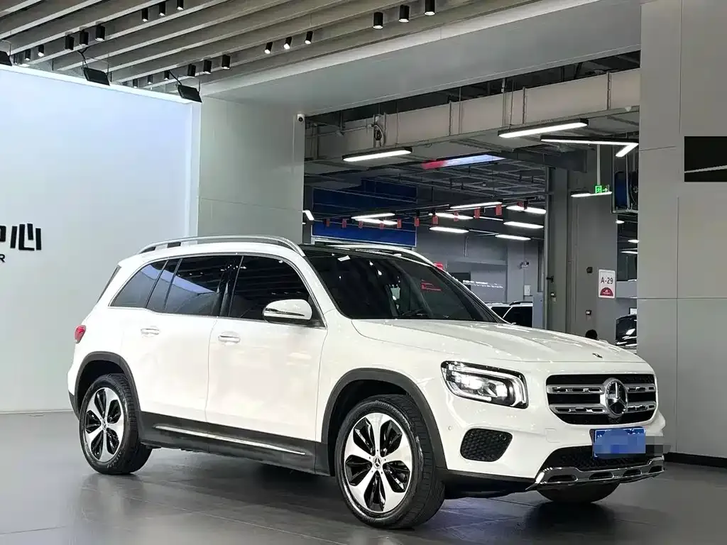 Mercedes-Benz GLB — фото 8