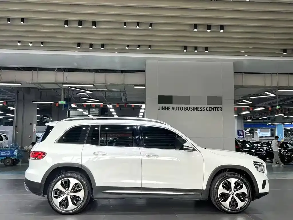 Mercedes-Benz GLB — фото 5