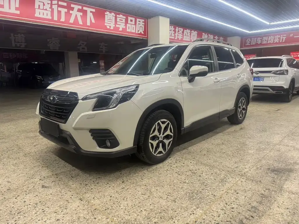 Subaru Forester — фото 1