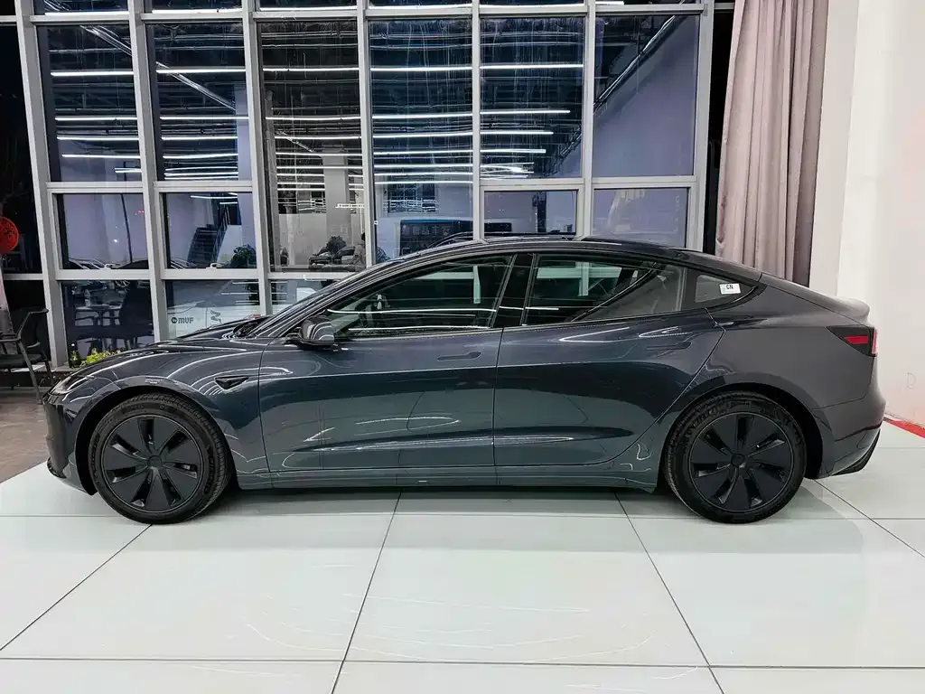 Tesla Model 3 — фото 4
