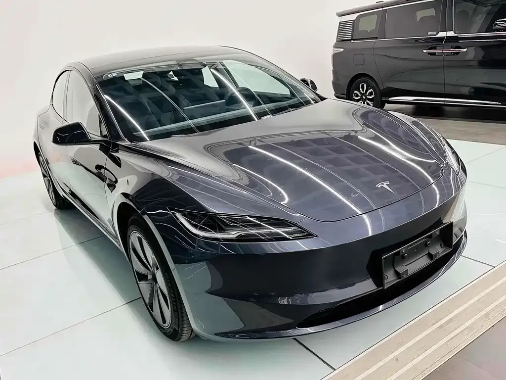 Tesla Model 3 — фото 5