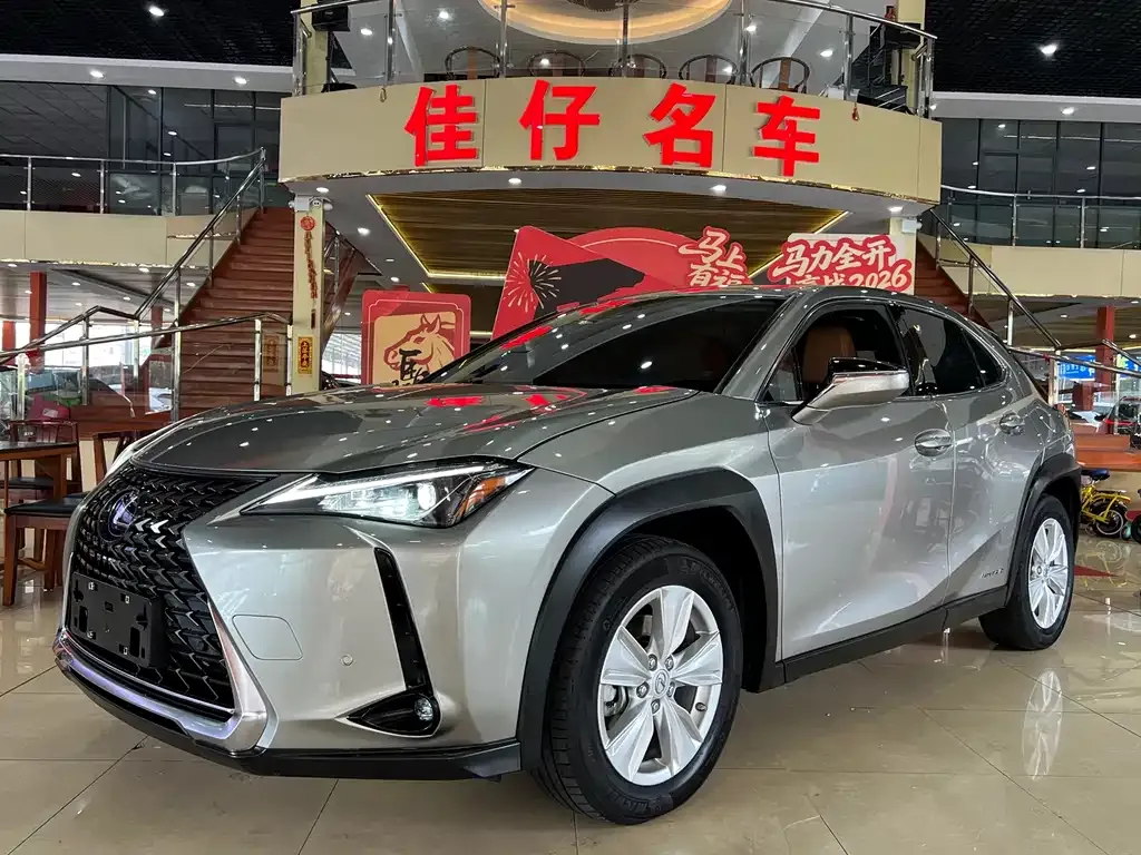 Lexus UX — фото 1